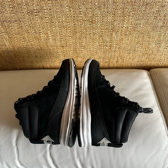 THE NORTH FACE Sneakers Size US 11, EU 44.5. Made in Vietnam. - Picture 6 of 12